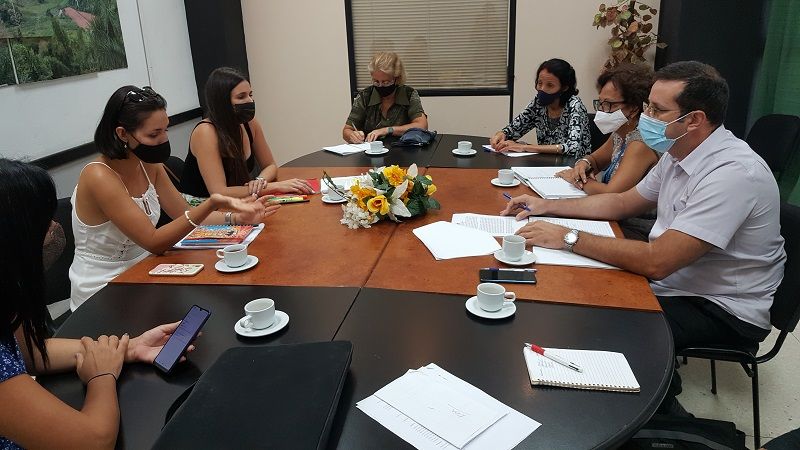 Funcionarios del MINAG sostienen nuevo intercambio con amantes y protectores de animales(+PDF)