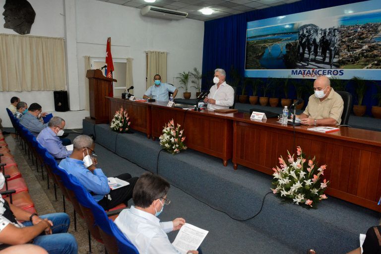 Evalúa Díaz-Canel implementación de los acuerdos del Octavo Congreso del Partido en Matanzas