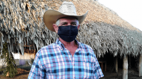 El campesino Penin tiene lo que Fidel prometió