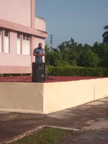 Diez de Octubre honrando a la mujer cubana