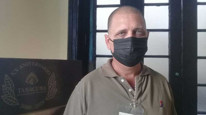 Bajos niveles en la producción de cigarros impactan en su venta en la red minorista