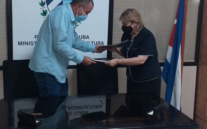Ministro de la Agricultura firma Convenios de Colaboración con la Fiscalía General de la Republica y la Organización Nacional de Bufetes Colectivos