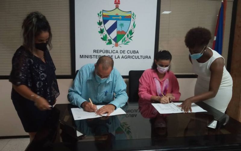 Ministro de la Agricultura firma Convenios de Colaboración con la Fiscalía General de la Republica y la Organización Nacional de Bufetes Colectivos