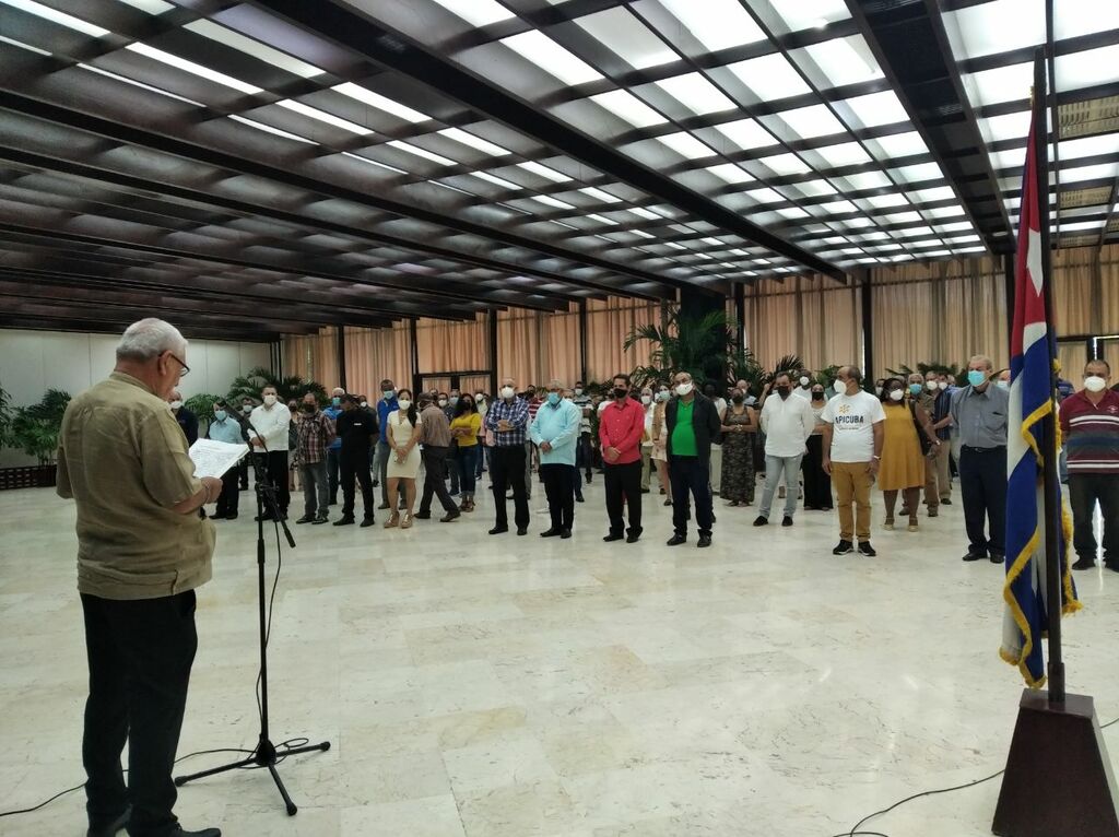 Empresa Apícola Cubana recibe Bandera Proeza Laboral (+Fotos)