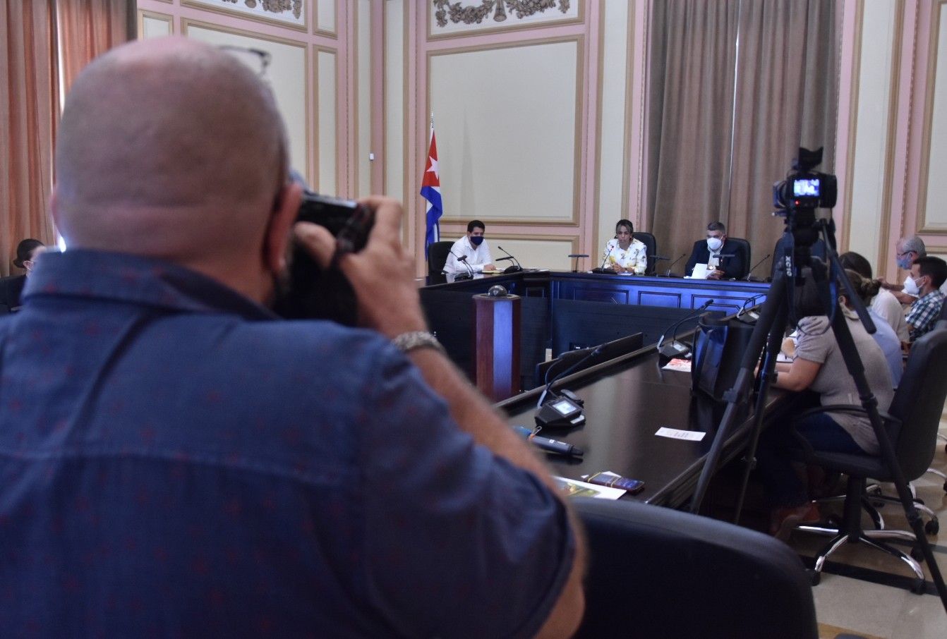Presentan anteproyecto de Ley de Soberanía Alimentaria y Seguridad Alimentaria y Nutricional en el Salón Baragüá de la Asamblea Nacional del Poder Popular ante prensa nacional y extranjera.