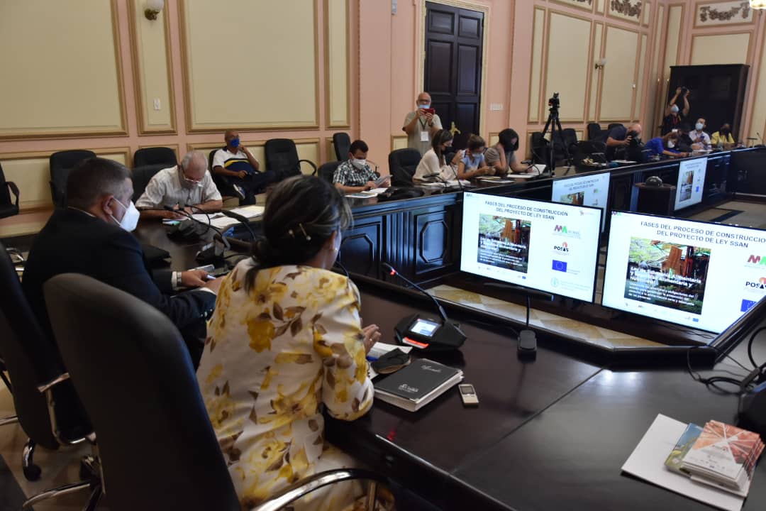 Presentan anteproyecto de Ley de Soberanía Alimentaria y Seguridad Alimentaria y Nutricional en el Salón Baragüá de la Asamblea Nacional del Poder Popular ante prensa nacional y extranjera.