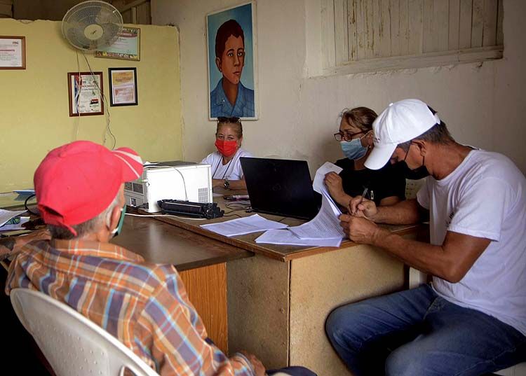 Tabacaleros en busca de la modernidad en Pinar del Río