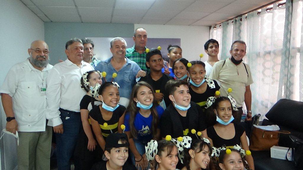 Celebra Ministerio de la Agricultura vespertino especial junto a La Colmenita