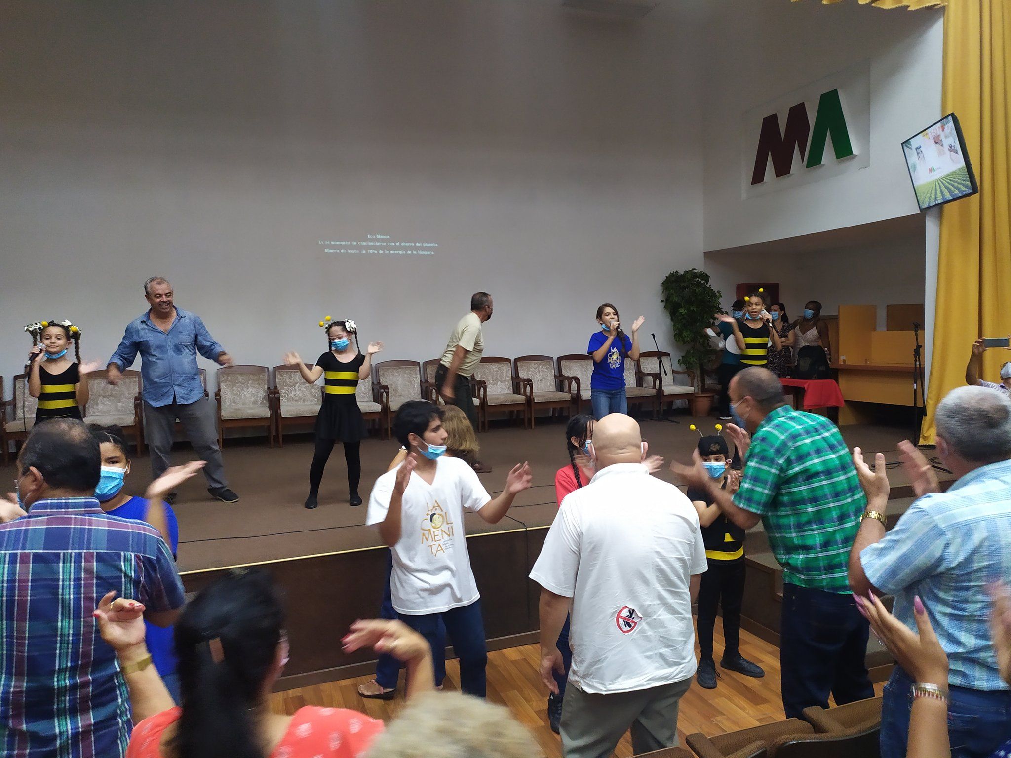 Celebra Ministerio de la Agricultura vespertino especial junto a La Colmenita