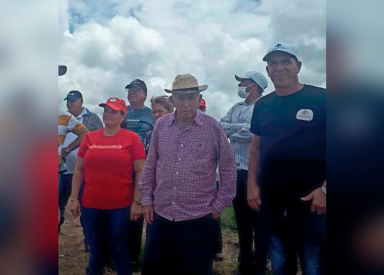Recorrió Machado Ventura polo productivo Hermanos Barcón en Pinar del Río