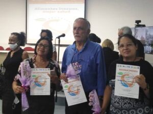 Reconocen al Dr. en Medicina Veterinaria Roberto Herrera Gámez