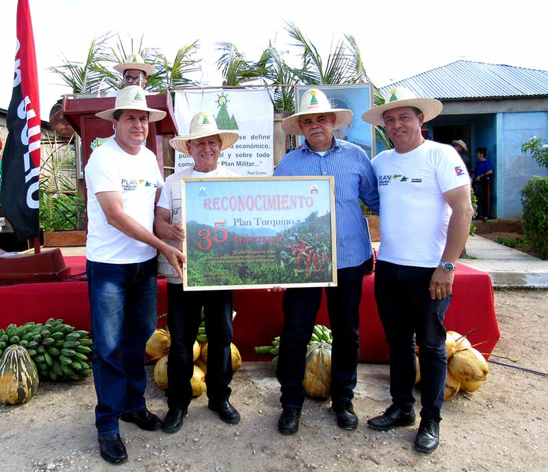 Celebran aniversario 35 del Plan Turquino en Holguín. Reconocimiento