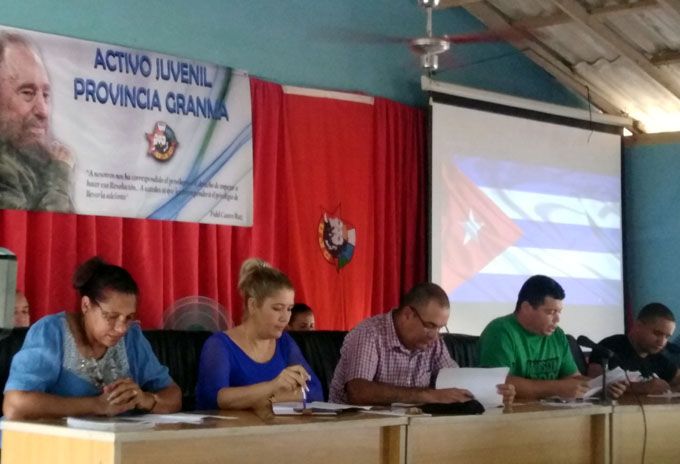 Intercambia Ministro de la Agricultura con jóvenes campesinos en Granma