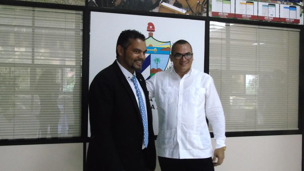 Viceministro de Relaciones Internacionales y Cooperación de Sudáfrica, Alvin Botes y el Sr. Maury Hechavarría Bermúdez, Viceministro del Ministerio de la Agricultura de Cuba.