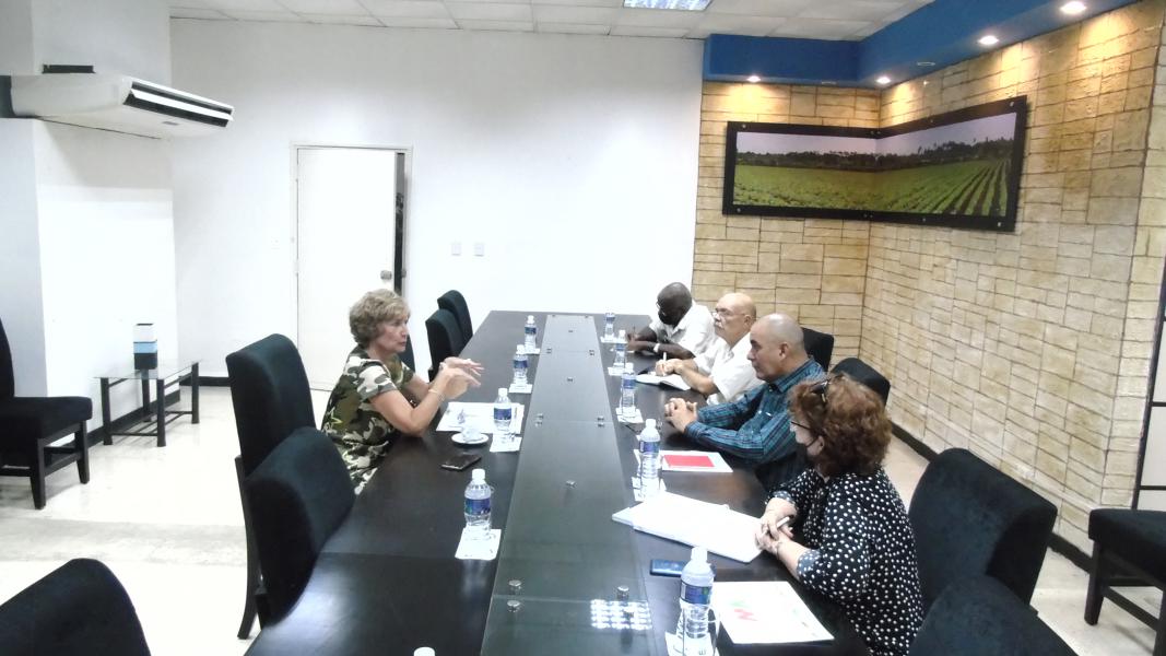 Recibe Ministro de la Agricultura a la embajadora de Alemania en Cuba