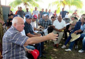Encuentro Viceprimer Ministro Jorge Luis Tapia Fonseca con campesinos e integrantes de formas productivas asociadas a la Empresa Agropecuaria Guatemala Encuentro Viceprimer Ministro Jorge Luis Tapia Fonseca con campesinos e integrantes de formas productivas asociadas a la Empresa Agropecuaria Guatemala