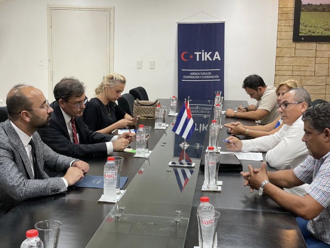 Recibe el Viceministro de la Agricultura al Embajador de Turquía en Cuba,