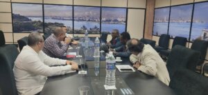 Acompañando al mandatario de Sao Tome se encontraban entre otras personas, Celso Sousa Pontes, Director de Planificación del Ministerio de Agricultura y Francisco Sarmiento Representante de FAO en Roma para los países de habla portuguesa. De igual manera por la parte de Cuba participan funcionarios del Minag dentro de los que se encontraban, Maury Hechavarría, viceministro, Orlando Díaz, Director de Asuntos Internacionales, Nadia Blanco y Juan José León Especialistas de asuntos internacionales.