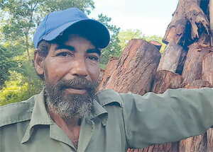Pablo Pimienta Castro, carbonero mantuano, Héroe del Trabajo de la República de Cuba. Foto: Lázaro Boza Boza Pablo Pimienta Castro, carbonero mantuano, Héroe del Trabajo de la República de Cuba. Foto: Lázaro Boza Boza