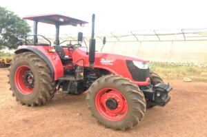 Los tractores de potencia media se utilizan am-pliamente en nuestra agricultura. Los tractores de potencia media se utilizan am-pliamente en nuestra agricultura.