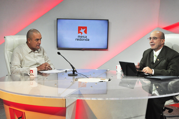 Al referirse al programa de producción de café, el ministro comentó que la demanda para satisfacer la canasta básica y los consumos internos es de 24 000 toneladas. Foto: Roberto Garaicoa.