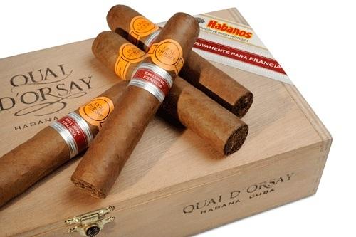 Todas las vitolas de la marca Quai D’Orsay son elaboradas «Totalmente a Mano con Tripa Larga» y de fortaleza suave. Foto: Cortesía de Habanos S.A.