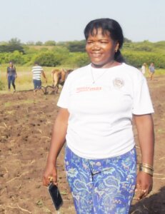 Las convocatorias a trabajos productivos son actividades cotidianas en Sempré, asegura Elisa. Las convocatorias a trabajos productivos son actividades cotidianas en Sempré, asegura Elisa.