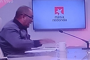 FOTO MESA REDONDA MINISTRO 3